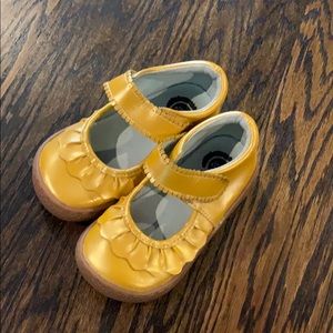 Mustard L&L size 8 GUC